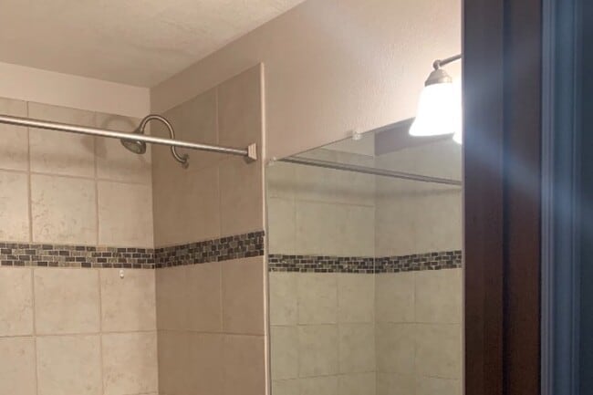 segundo baño - 2041 Sturbridge Cir