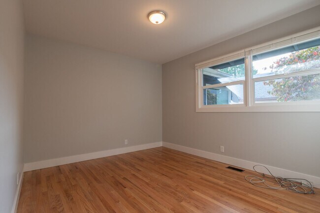Photo - 6112-6116-6116 SE Center St Unit 6112