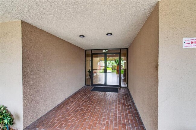 Photo - 5851 Camino Del Sol Unit 106