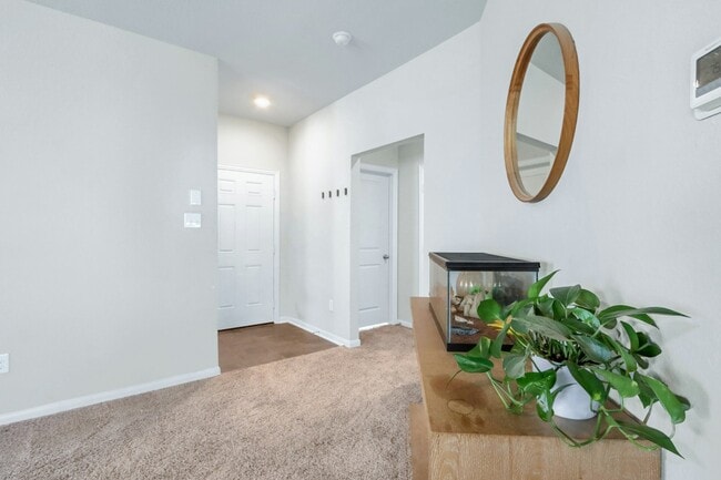 Photo - 8903 Grey Elm