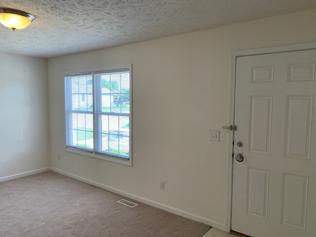 Photo - 1106 Lockenvitz Ln