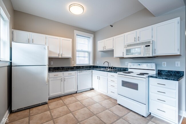 Photo - 234 E 9th St Unidad 305