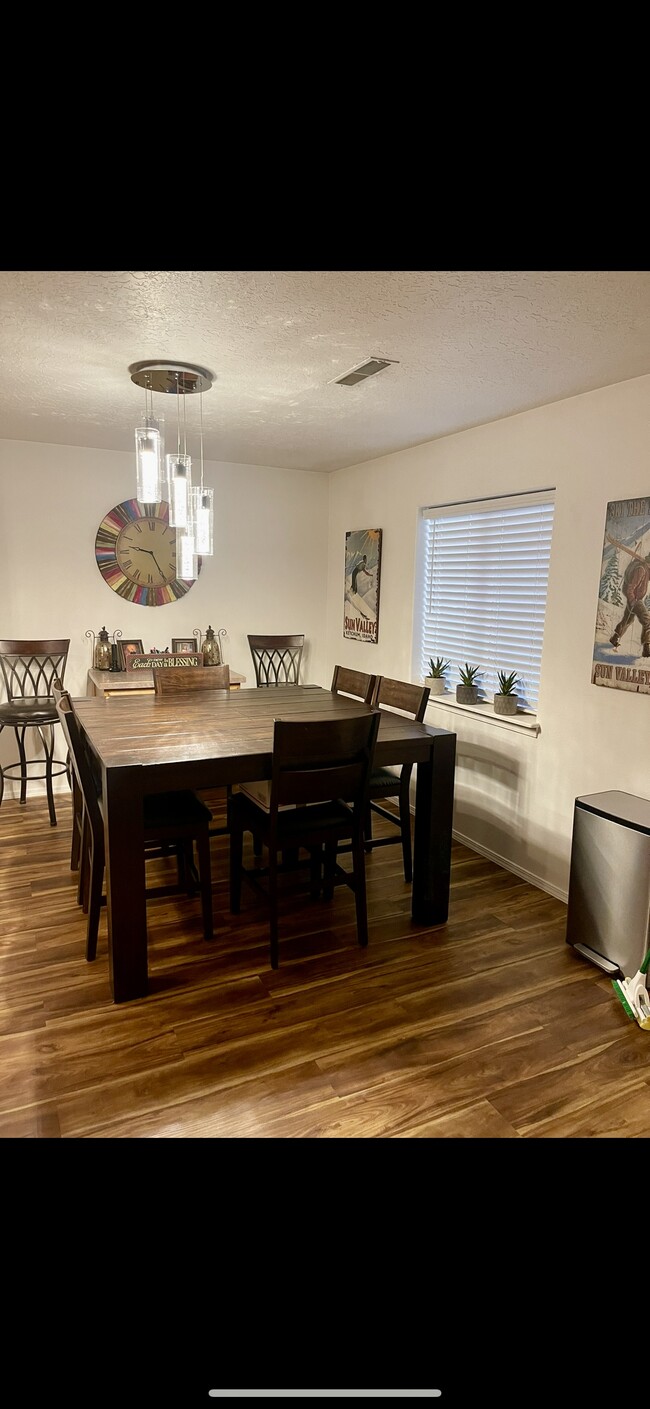 Photo - 1911 Hampton Way