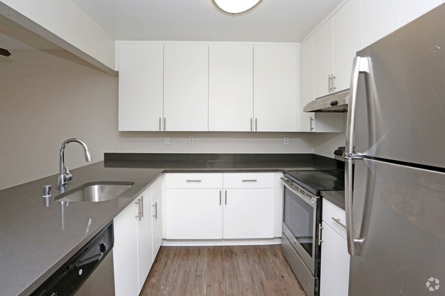 2BR, 2BA