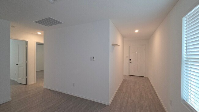 Photo - Half Off 1st Full Month Rent Northwest San Antonio Waterwheel Home