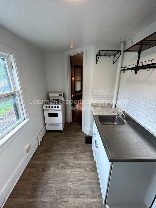 Photo - 515 Village St