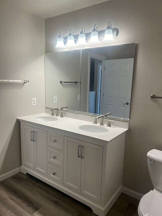Building Photo - 205 Sunnyfield Ct