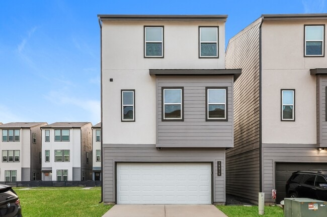 Building Photo - 18519 Centro Row