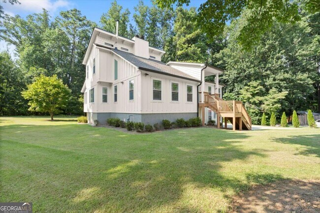 Photo - 404 Way Bridge Ct NE