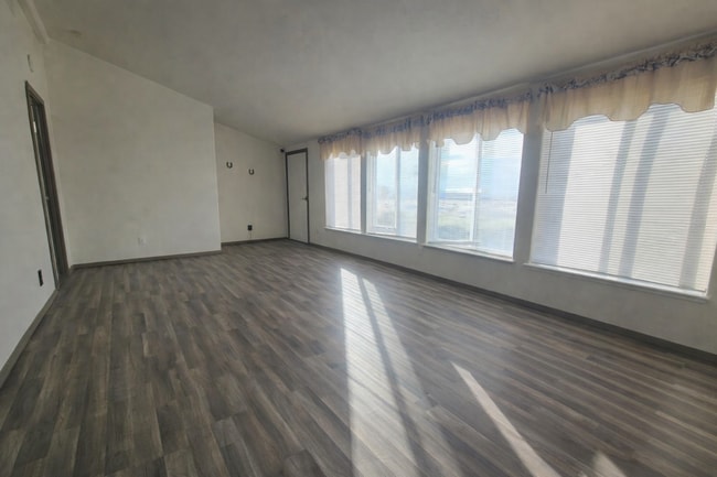 Photo - Beautiful 3 Bedroom Home with Large 5 Acre Property