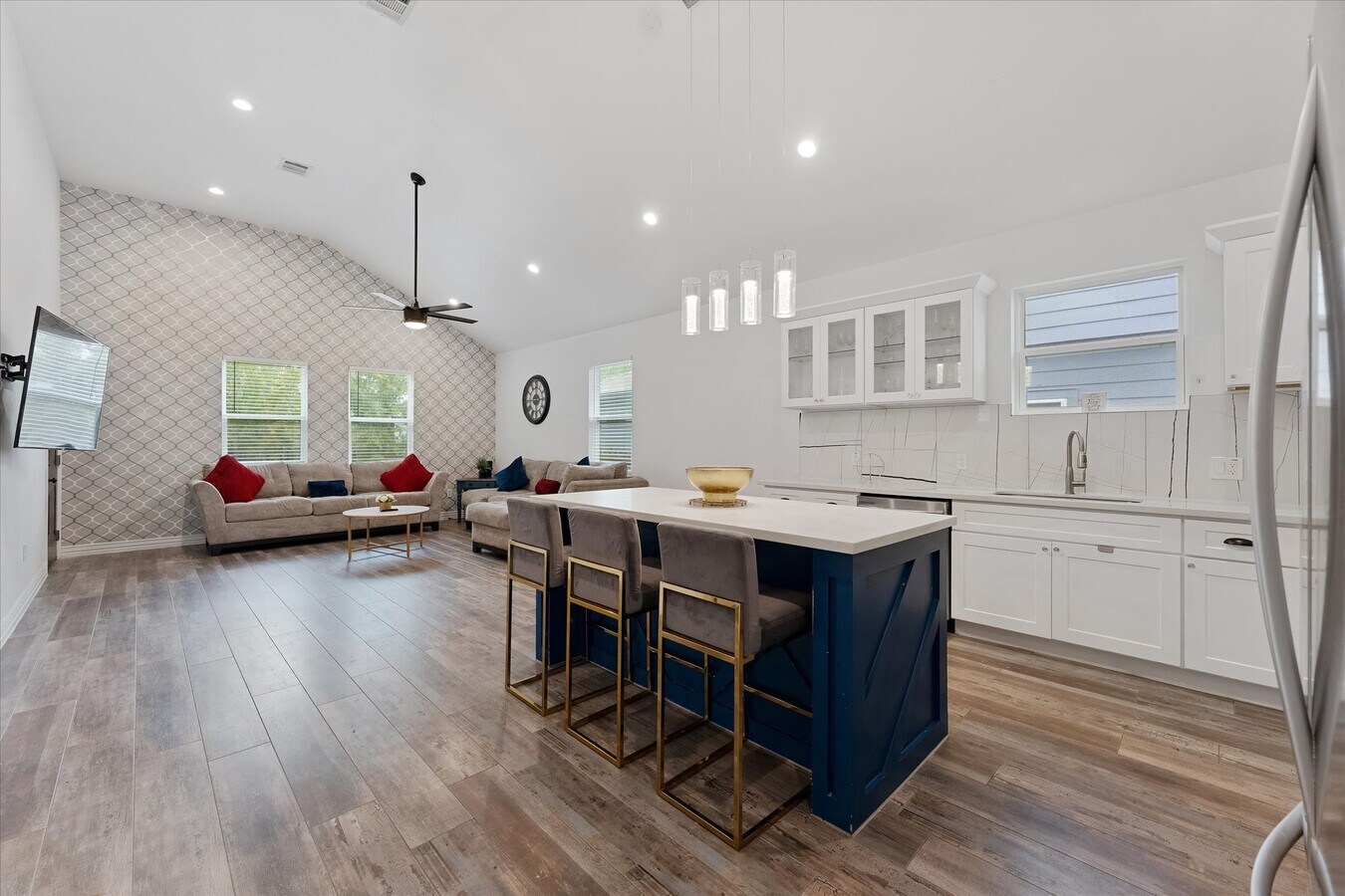 Photo - 4547 Newberry St