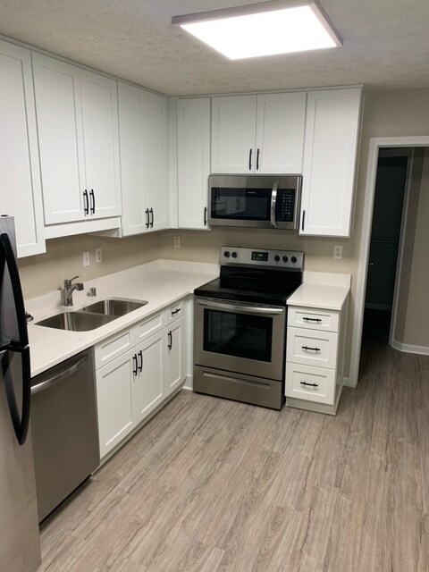 Photo - Waterford Place Apartments