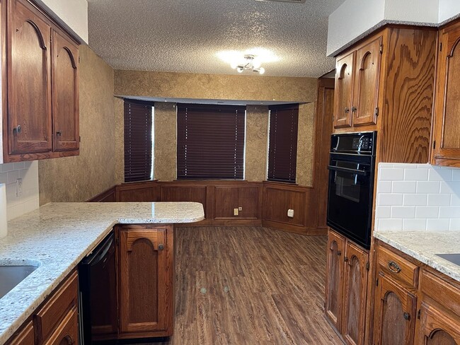 Photo - 6539 Amber Dr