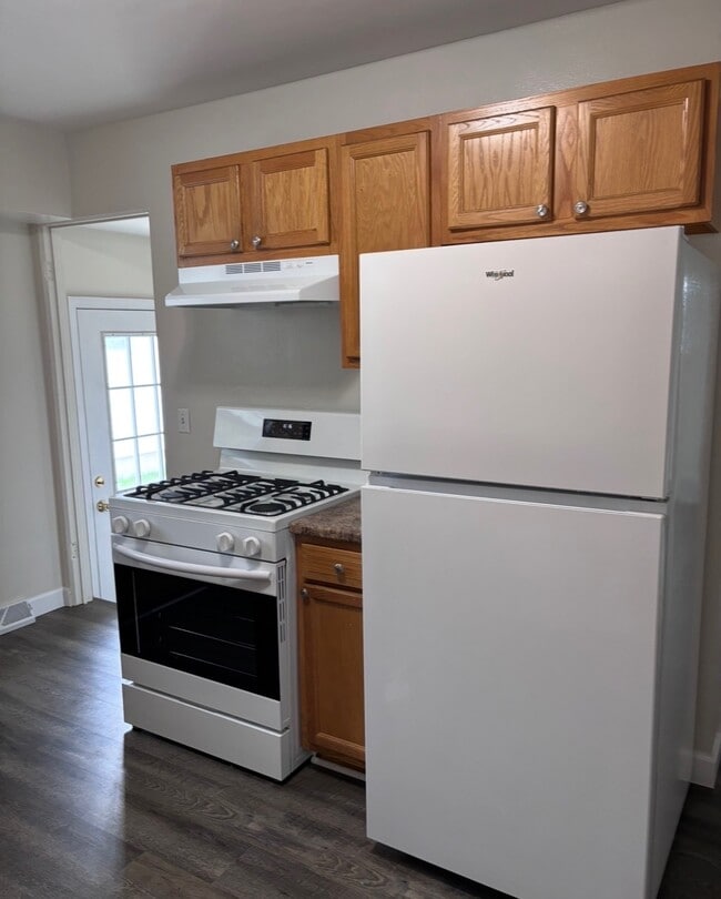 Photo - 127 Hungerford St