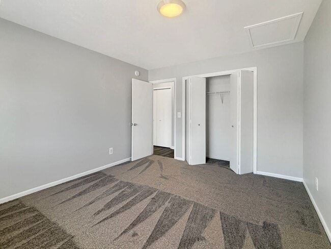 Photo - 533 W 20th St Unit 11