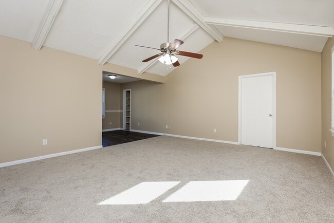 Photo - 403 Oxford Rd