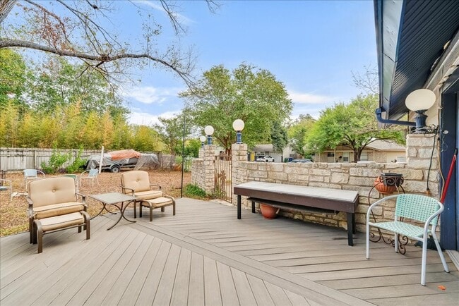 Photo - 8001 Briarwood Ln