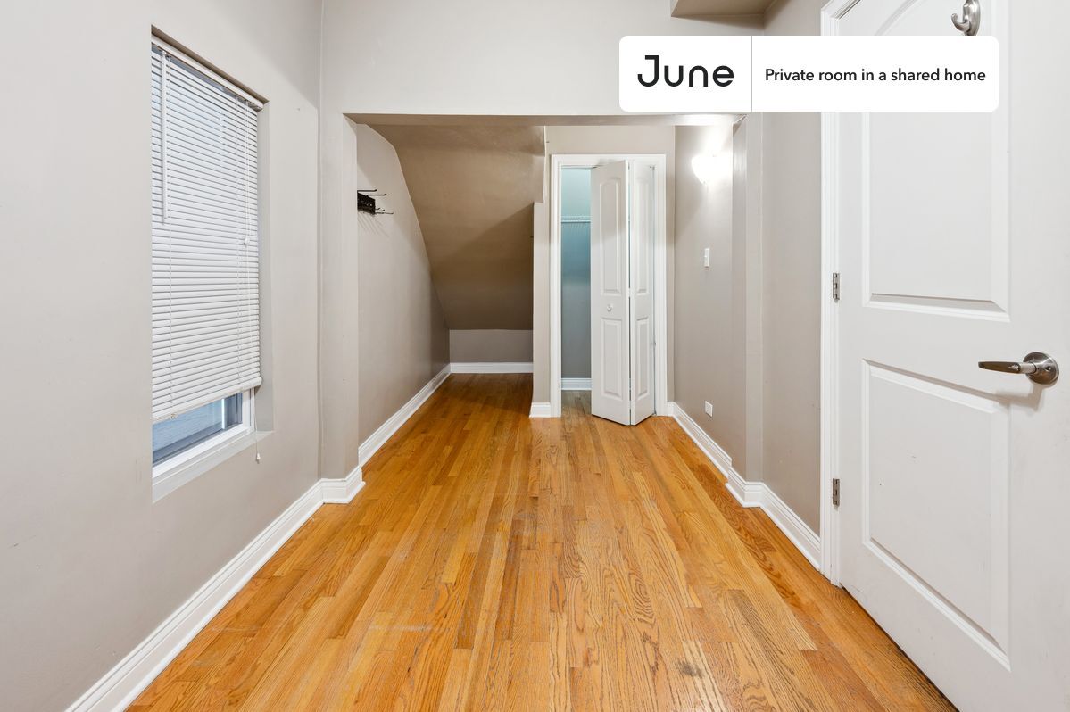 Private bedroom in 3 bed/1 bath Home - Private bedroom in 3 bed/1 bath Home