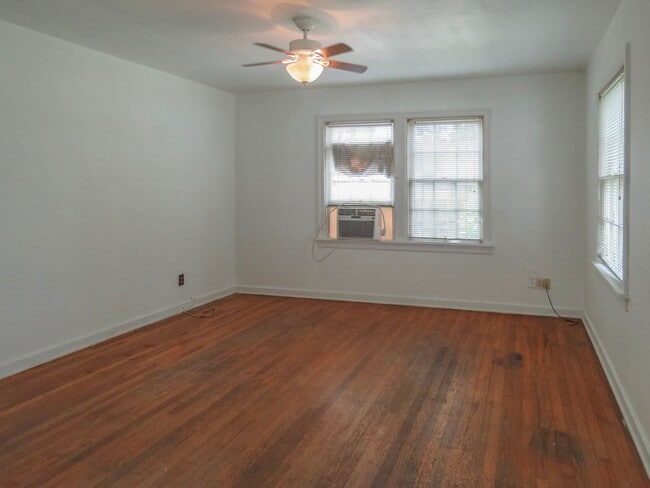Photo - 1 Bedroom Cottage available in Salem !