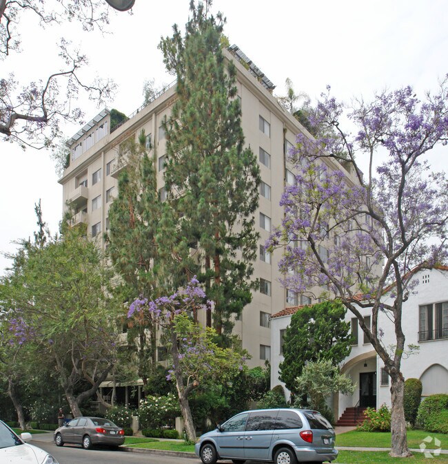 Photo - 435 Beverly Oakhurst