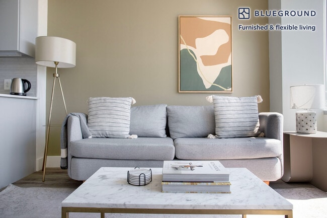 Photo - 4900 Seminary Rd Unidad FL5-ID670