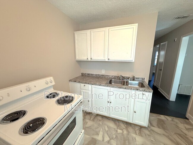 Photo - 2728 Remington St Unidad 1