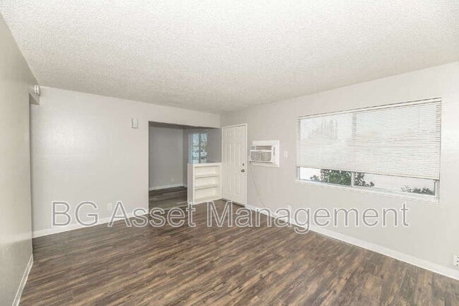 Building Photo - 1922 Ethan Way Unit 30