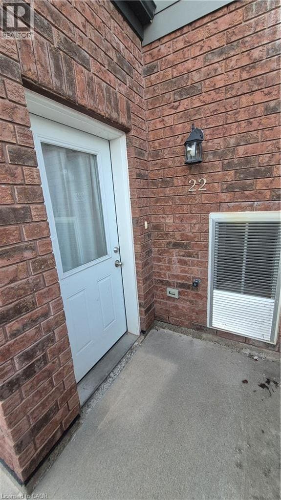 Photo - 225 Riddell St
