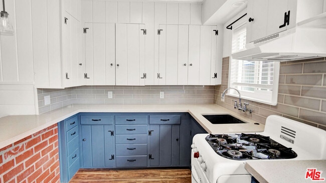 Photo - 1007 Sunmore Ln