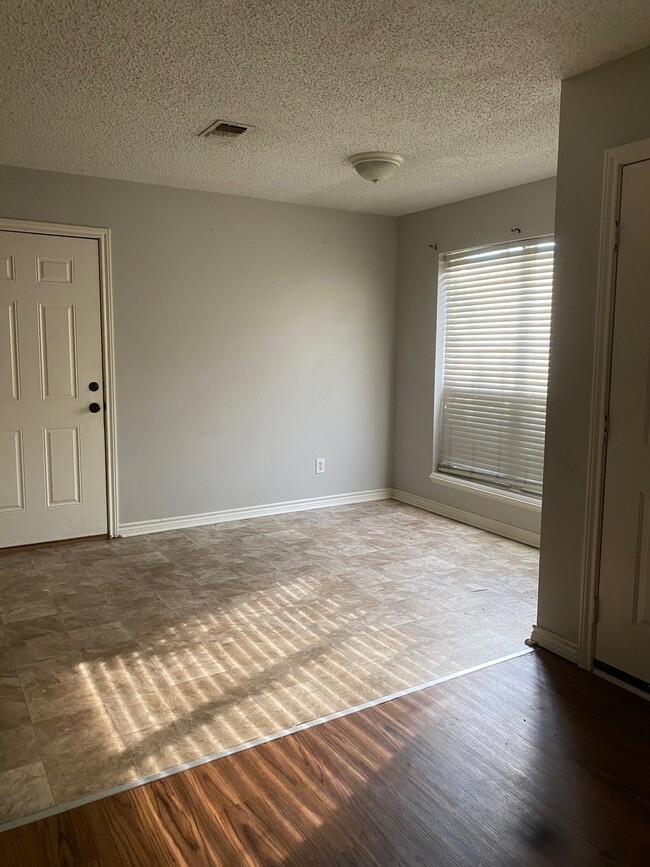 3508 Sabine Ave