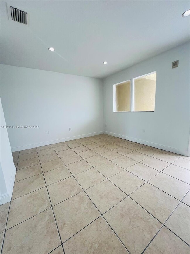 Photo - 2185 NW 16th Terrace Unidad 16