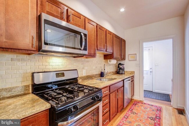 Photo - 1612 Q St SE