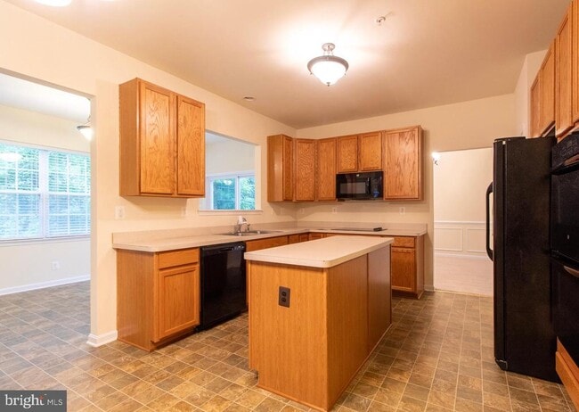 Photo - 8401 Hollow Tree Ln