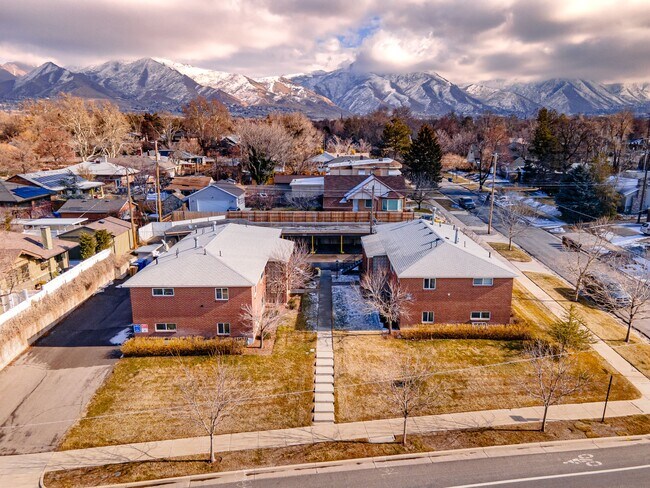 Highland Grove - Highland Grove Apartments