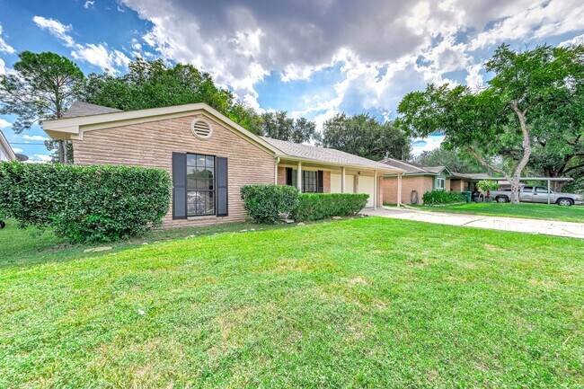 Photo - 7607 Grape St