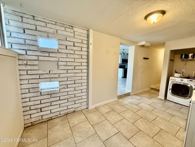 Photo - 1354 Stimson St