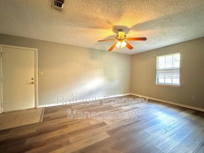 Photo - 315 Brookwood Dr