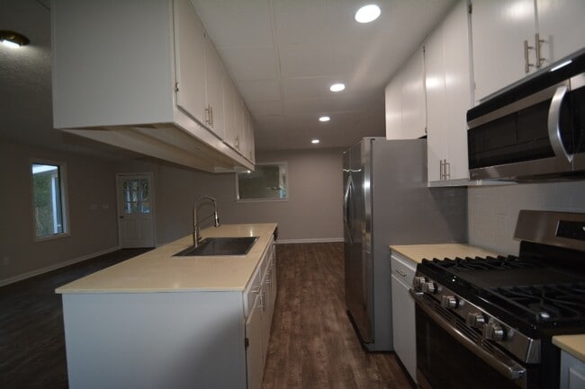 Photo - 1374 Enota Ave NW