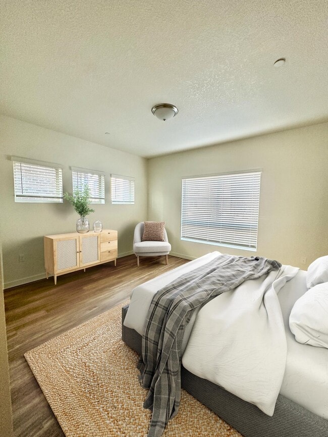 Photo - Halsey Crossing Apartments