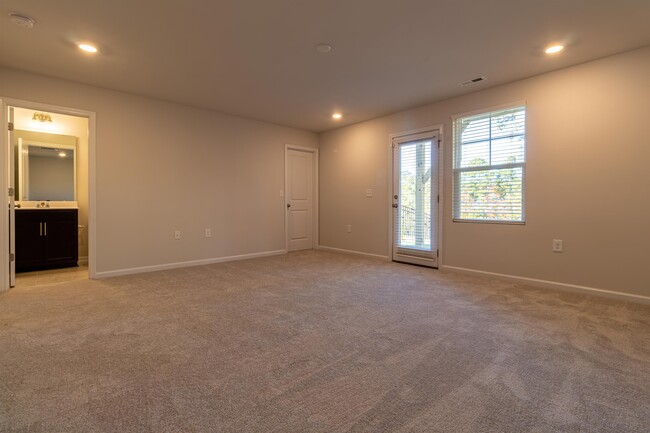 Photo - 1056 Shoreside Dr