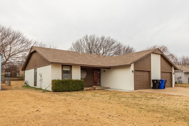 Photo - 4902 S Gum Ave Unidad 4902
