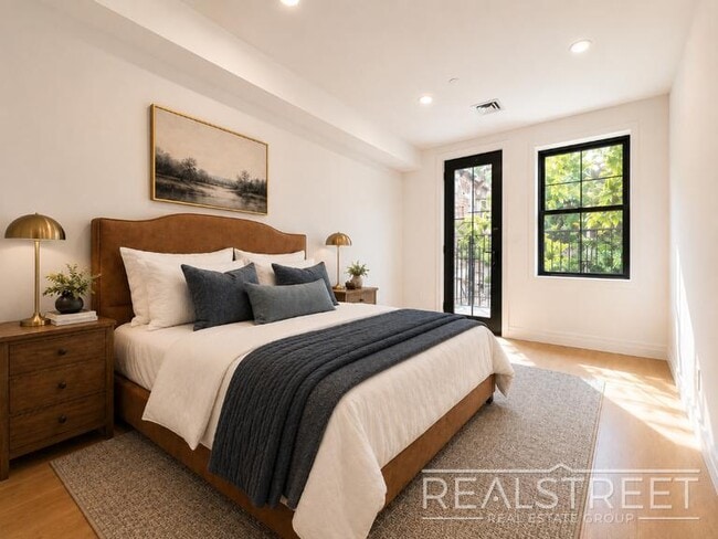 Photo - Spacious Bushwick 3Bed 3 Bath w. Private Outdoor Space Unit 2