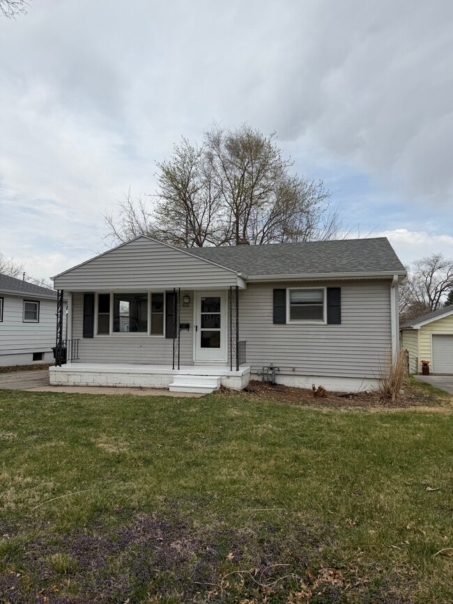 Photo - 5610 Frederick St