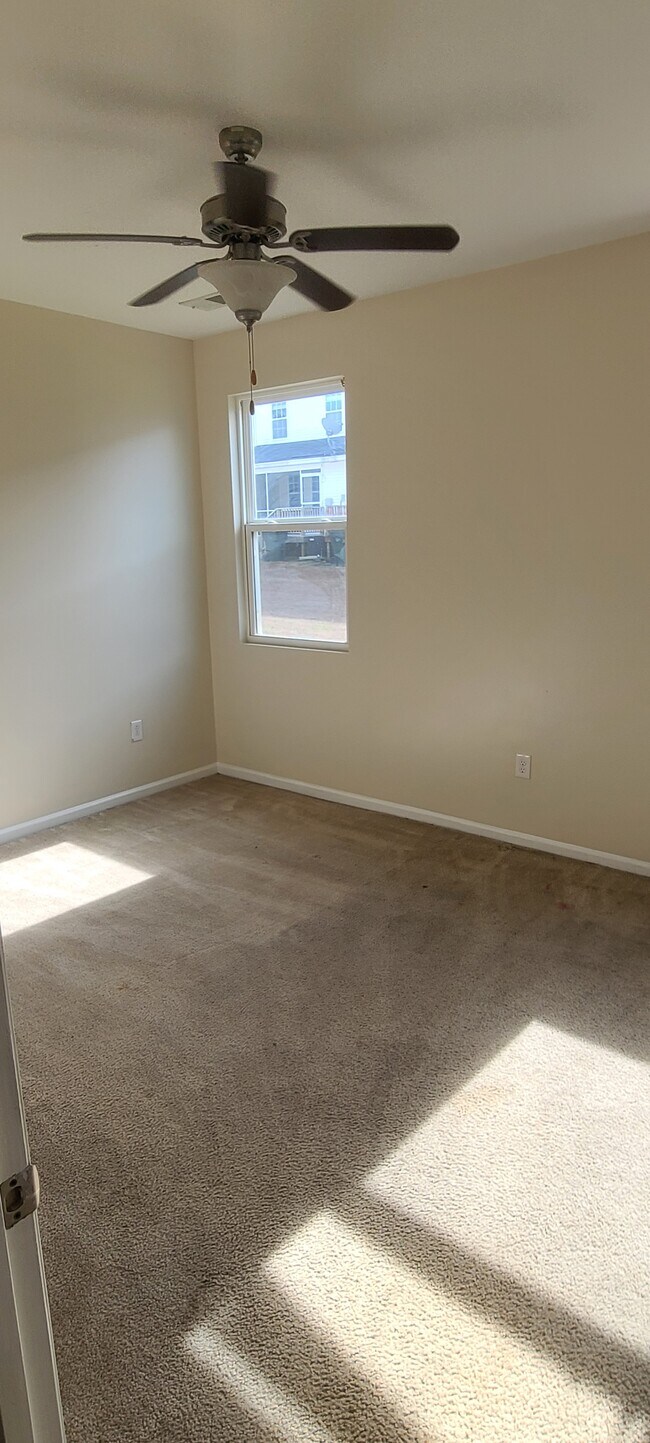 Photo - 327 Flyway Rd