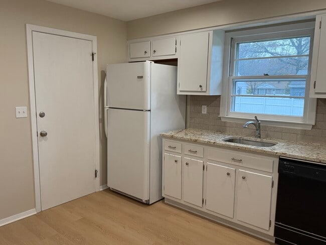 Photo - 60 Red Coach Dr