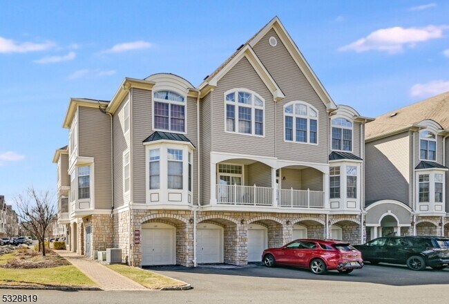 103 Crown Ct
