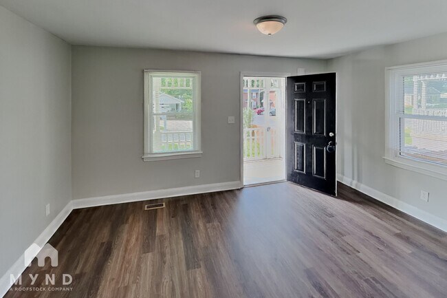 Photo - 302 Jones St