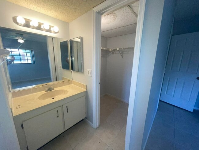 Photo - 4185 Oak Terrace Dr