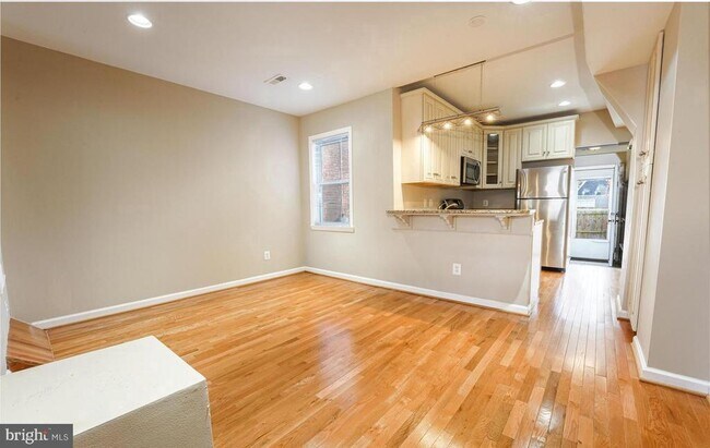 Photo - 1210 Oronoco St