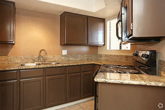 2BR, 2BA - Regency Upgraded 920 SF